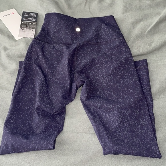 Lululemon - Picture 3 of 3